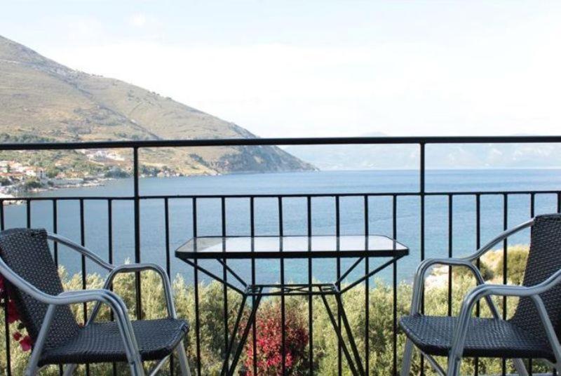 Ballas Apartments Agia Efimia Oda fotoğraf