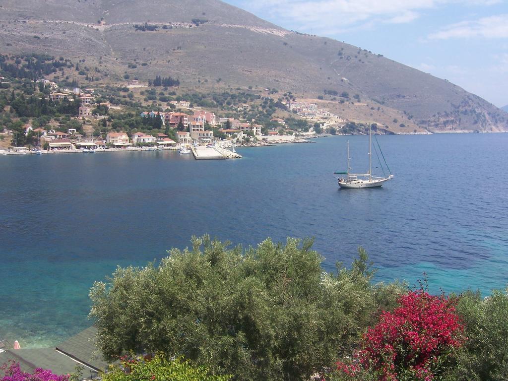 Ballas Apartments Agia Efimia Oda fotoğraf
