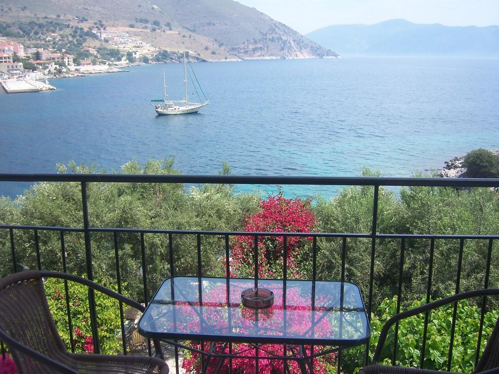 Ballas Apartments Agia Efimia Oda fotoğraf